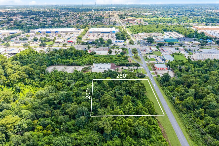 More Photos Of Gretna Blvd at Broadway Ave., Harvey Land For Sale
