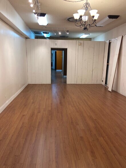 More Photos Of 4446 Main St, Snyder Storefront Retail Office For Lease