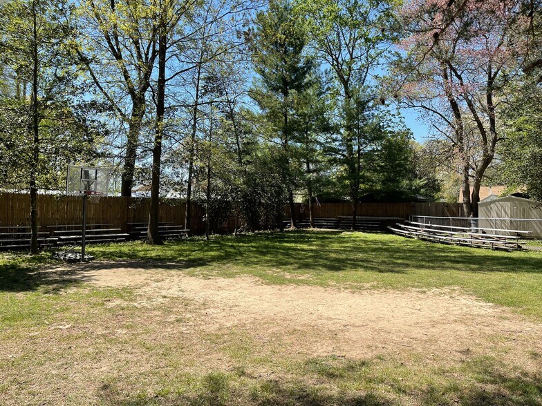 More Photos Of 5411 Franconia Rd, Alexandria Specialty For Lease