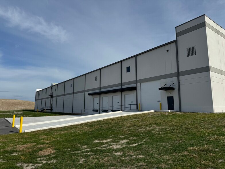 More Photos Of 1370 Sugg Parkway, Greenville Manufacturing For Lease