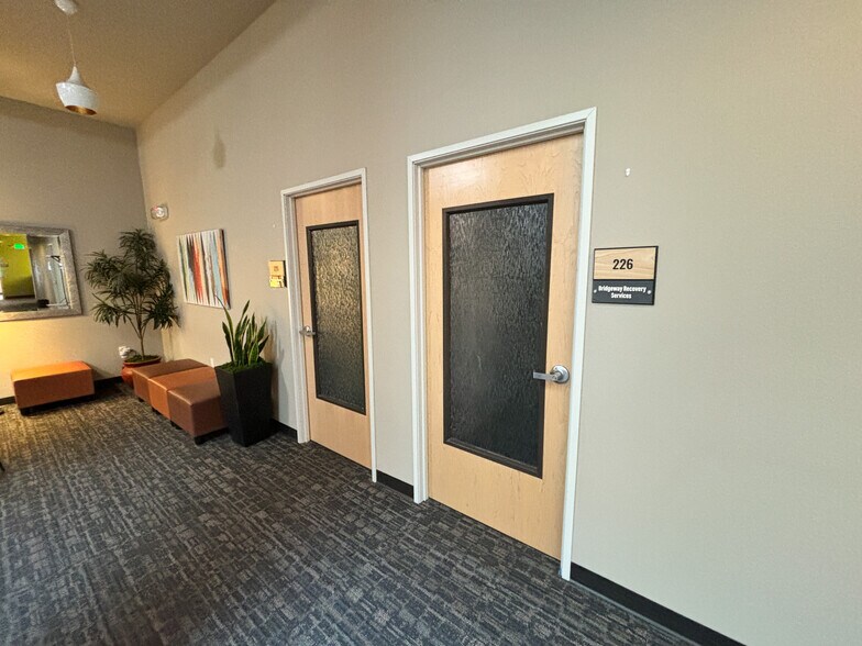 More Photos Of 223 Commercial St NE, Salem Storefront Retail Office For Lease