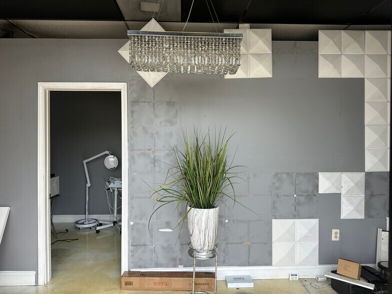 More Photos Of 7685 Hacks Cross Rd, Olive Branch Unknown For Lease