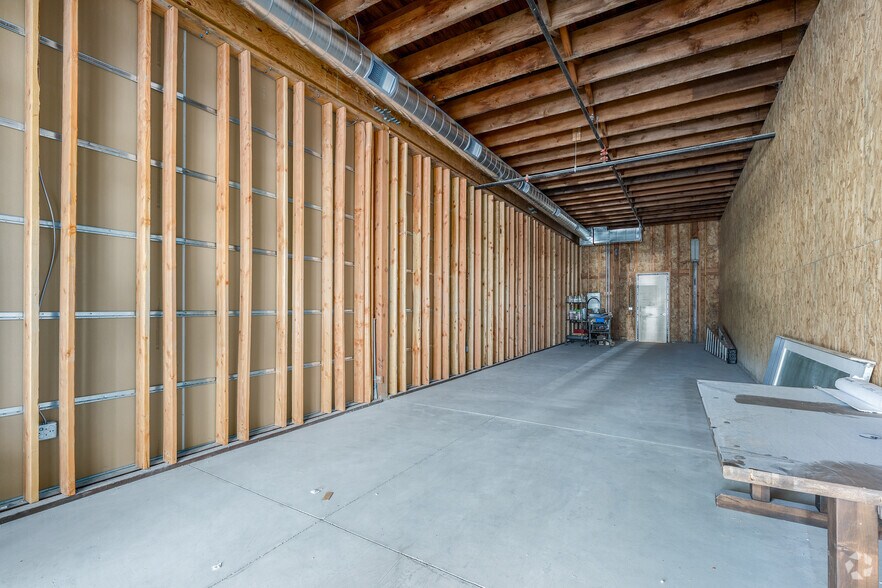 More Photos Of 427-433 College St, Woodland Office For Lease