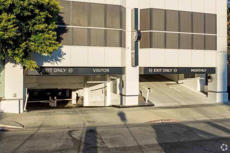 More Photos Of 12424 Wilshire Blvd, Los Angeles Office For Lease