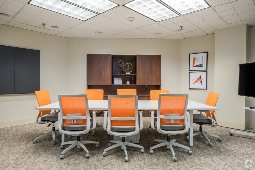 More Photos Of 231 S Bemiston Ave, Clayton Coworking Space