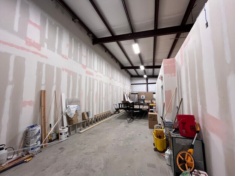 More Photos Of 3014 Pansy St, Pasadena Warehouse For Lease