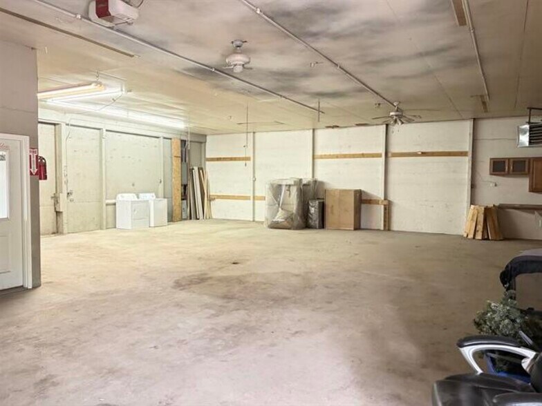 More Photos Of 3480 M 30, Beaverton Flex For Sale