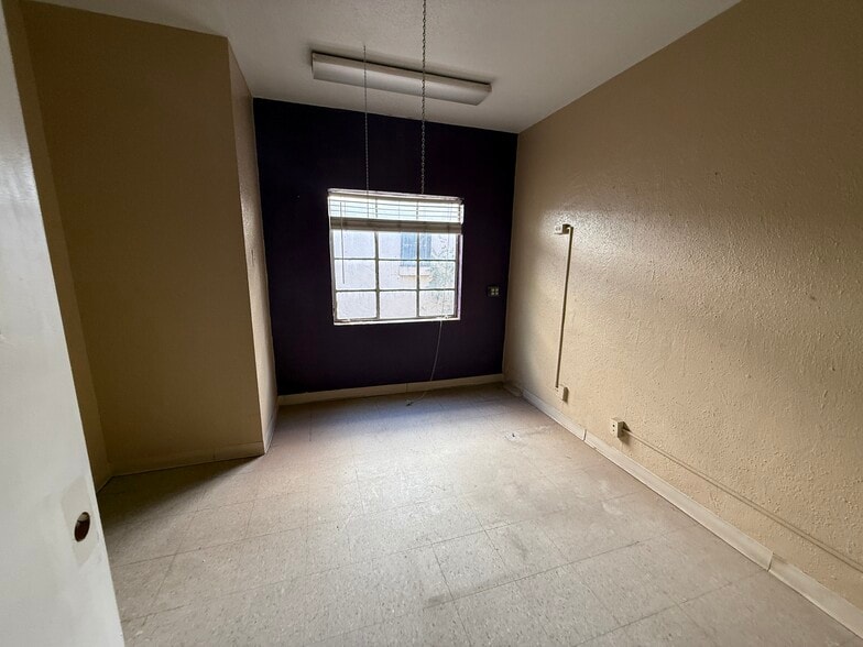 More Photos Of 7722 North Loop Dr, El Paso Specialty For Sale