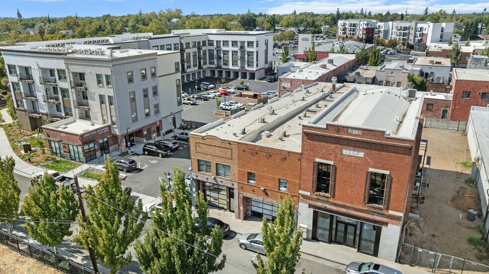 More Photos Of 112 Pacific St, Roseville Apartments For Lease