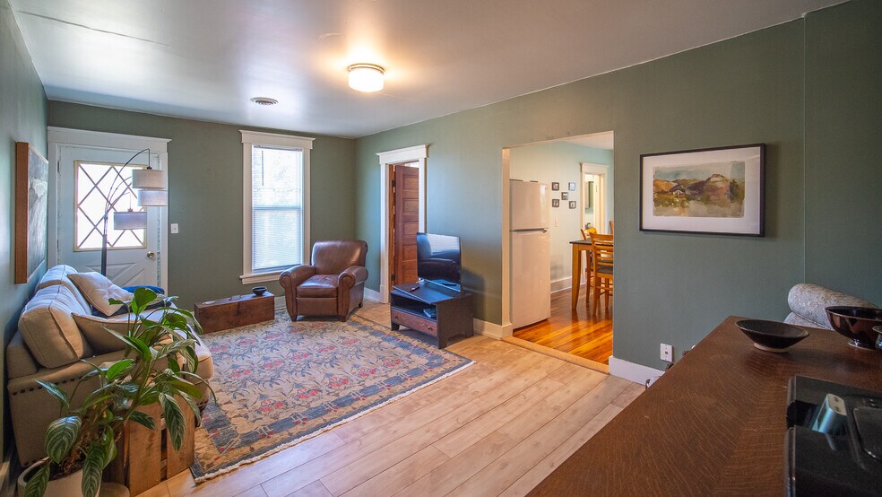 More Photos Of 312 Center St E, Hammond Freestanding For Sale