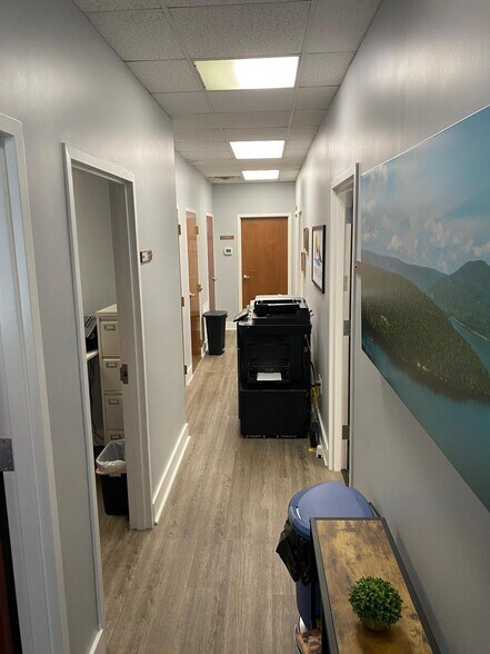 More Photos Of 200 N Harbor Pl, Davidson Storefront Retail Office For Lease