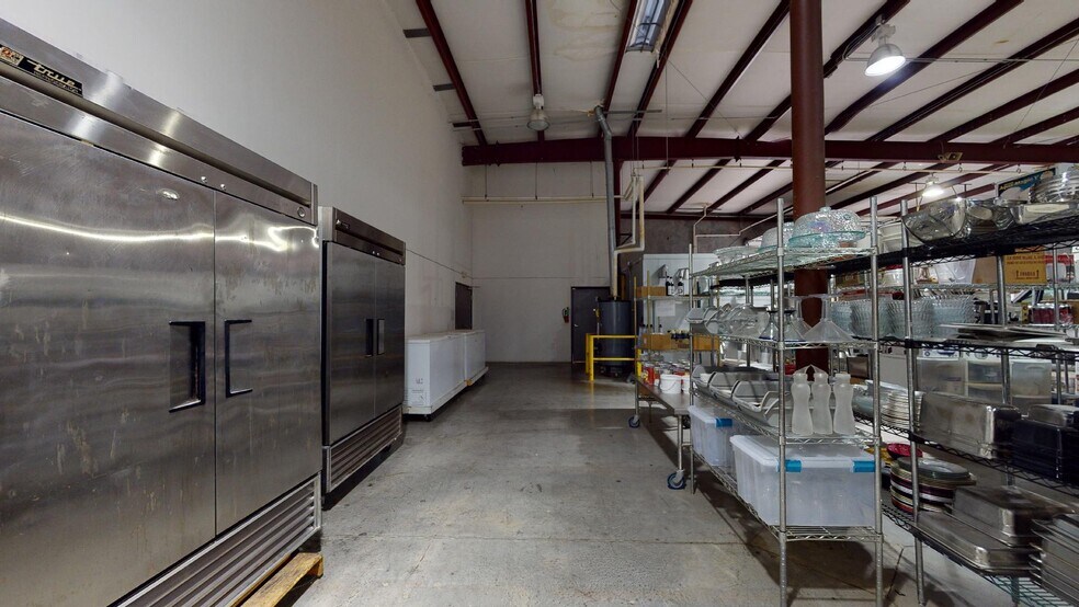 More Photos Of 3827 Promontory Point Dr, Austin Showroom For Sale