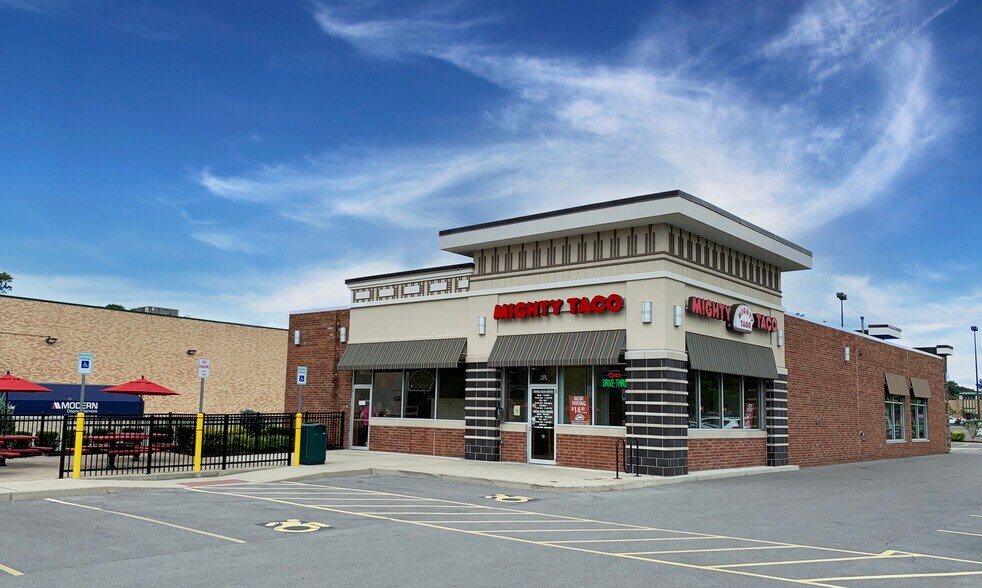 More Photos Of 123 Grey St, East Aurora Unknown For Lease