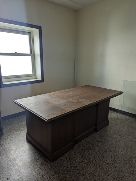 More Photos Of 125 N 4th St, Lafayette Office For Lease