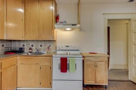 More Photos Of 707 NE 5th St, McMinnville Office For Sale