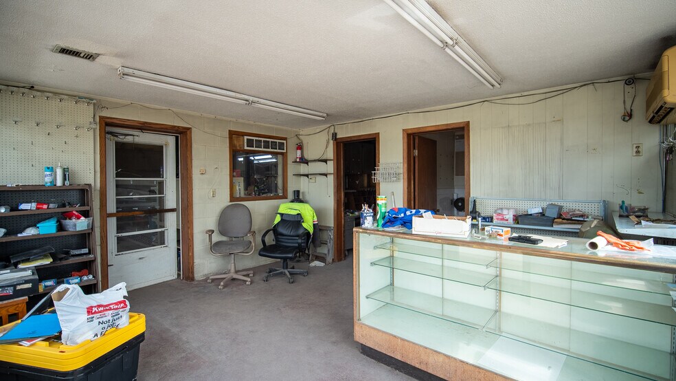 More Photos Of 900 Shields Ave, Wabasha General Retail For Sale