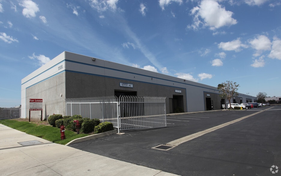 Primary Photo Of 1305 E Saint Gertrude Pl, Santa Ana Warehouse For Lease