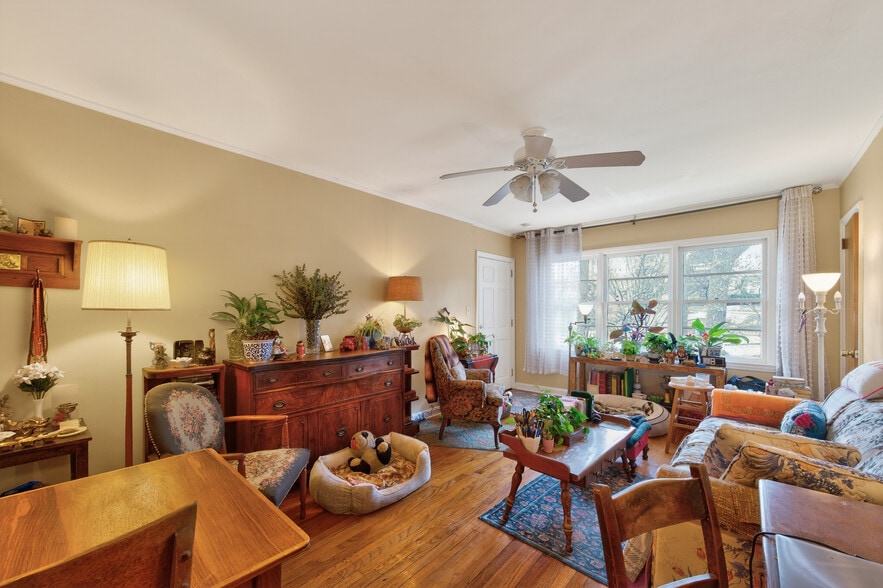 More Photos Of 827 Pinetree Dr, Decatur Apartments For Sale