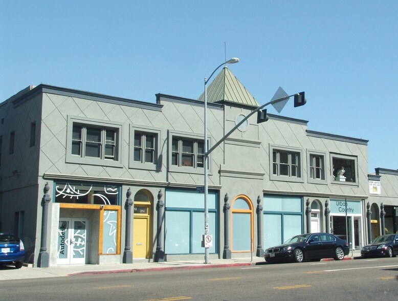 More Photos Of 210-226 Main St, Venice Storefront Retail Office For Lease