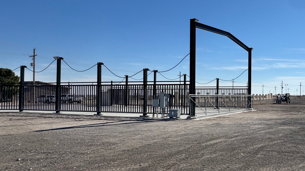 More Photos Of 169 FM 869 Rd, Pecos Warehouse For Lease