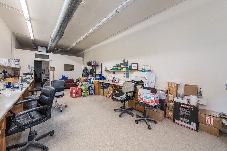 More Photos Of 5700-5716 N Western Ave, Chicago Storefront For Lease