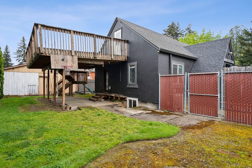 More Photos Of 17641 SE Stark St, Portland Storefront Retail Office For Sale