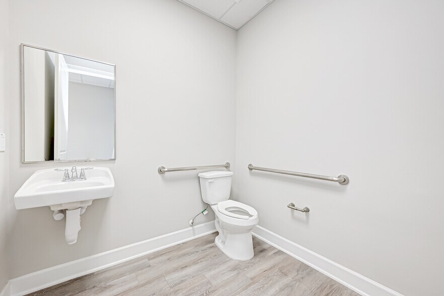 More Photos Of 3129 Kingsley Dr, Pearland Medical For Lease