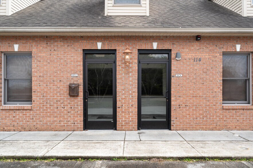More Photos Of 114 Parliament Dr, Maryville Medical For Sale