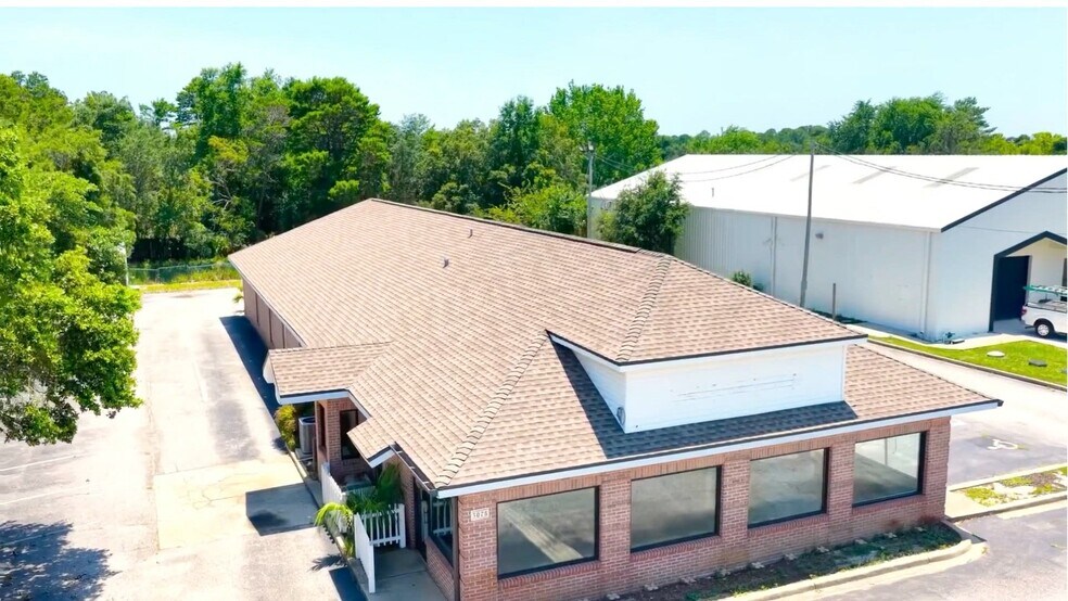 Primary Photo Of 3073 Gulf Breeze Pky, Gulf Breeze Fast Food For Lease