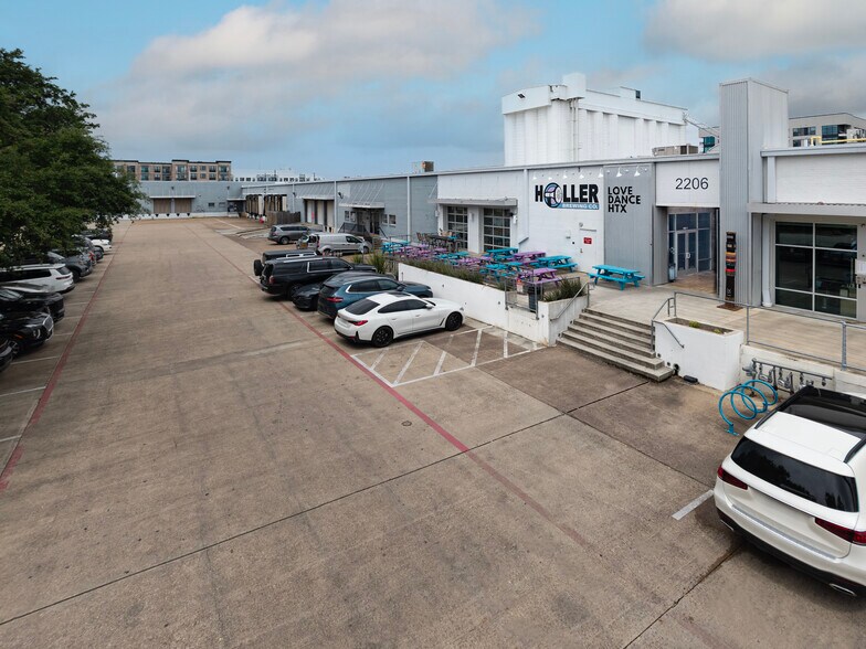 More Photos Of 2102-2314 Edwards St, Houston General Retail For Lease