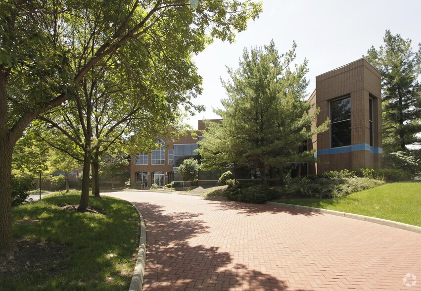 More Photos Of 735 Ceramic Pl, Westerville Office For Lease