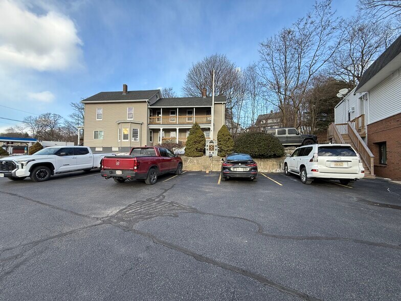 More Photos Of 625 Chandler St, Worcester Storefront Retail Office For Lease