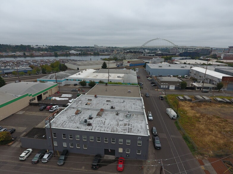 More Photos Of 2121-2133 NW York St, Portland Warehouse For Sale