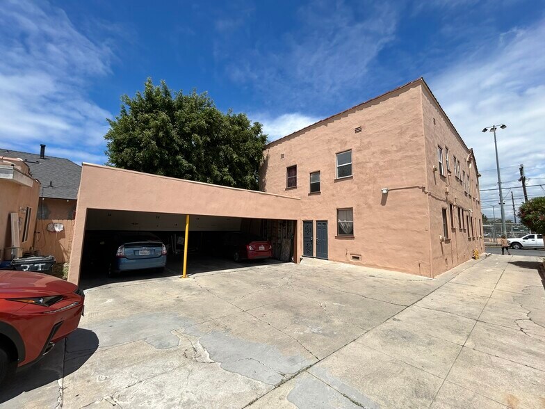 More Photos Of 1506 W 36th St, Los Angeles Apartments For Sale