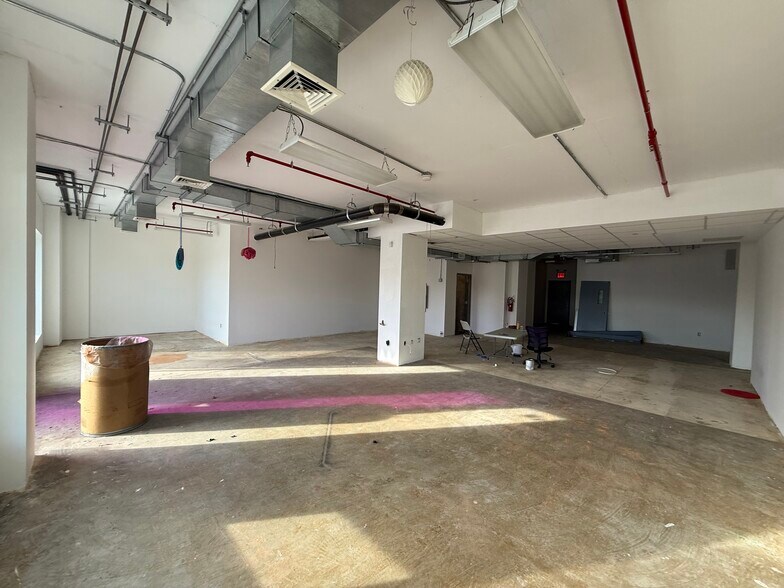 More Photos Of 52-07 Queens Blvd, Woodside Apartments For Lease