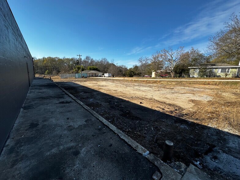 More Photos Of 2 Alva St, Greenville Warehouse For Lease