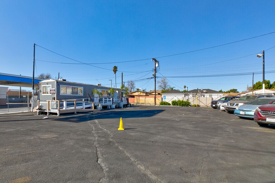 More Photos Of 13243 Osborne St, Arleta Land For Lease
