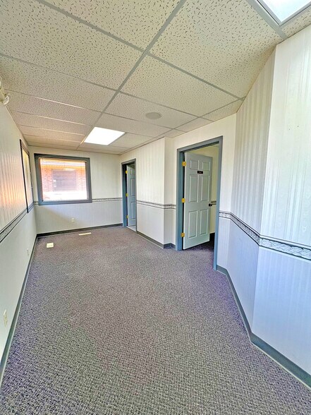 More Photos Of 2900 Frank Scott Pky, Belleville Medical For Sale