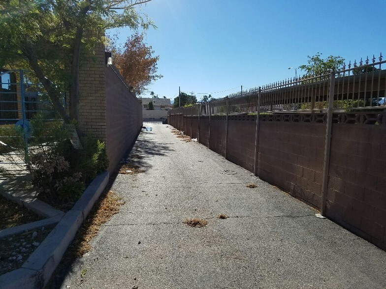 More Photos Of 5040 Edna Ave, Las Vegas Office For Lease
