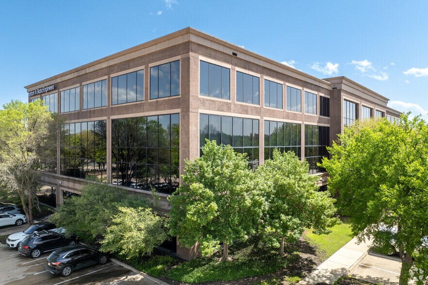 More Photos Of 17855 N Dallas Pky, Dallas Office For Lease