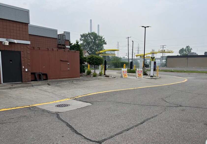 More Photos Of 1581 Van Horn Rd, Trenton General Retail For Sale