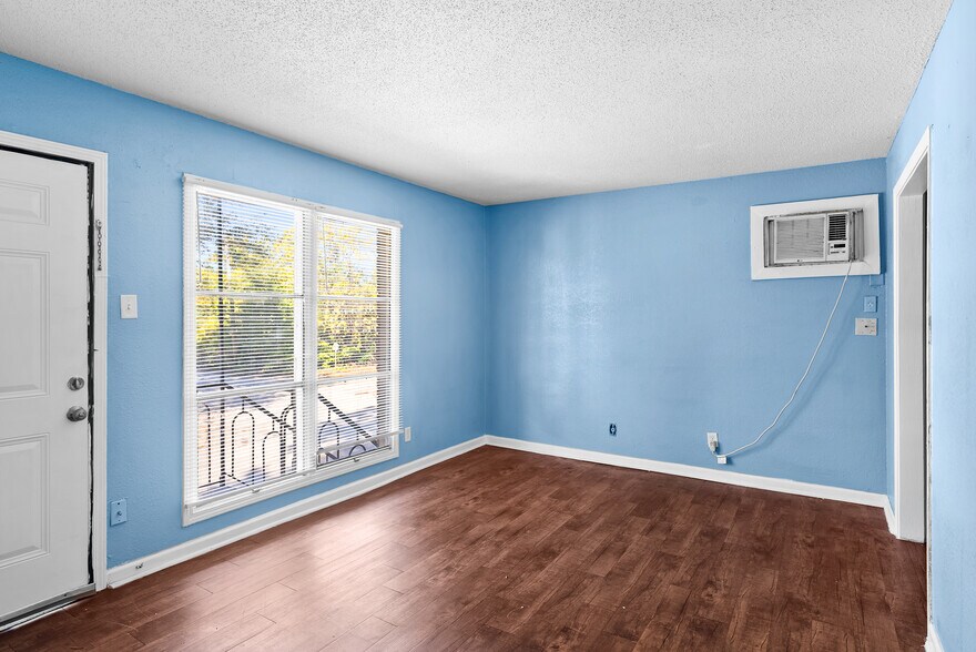 More Photos Of 1177 Linden, Memphis Apartments For Sale