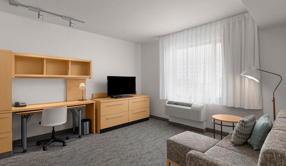 More Photos Of 4100 N Kittredge St, Denver Hotel For Sale