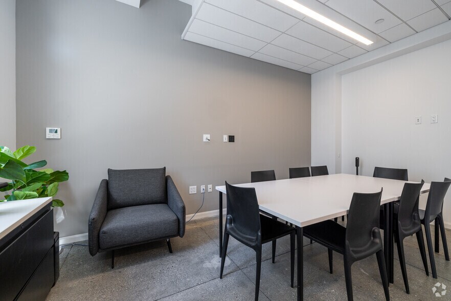 More Photos Of 101 Greenwich St, New York Office For Lease