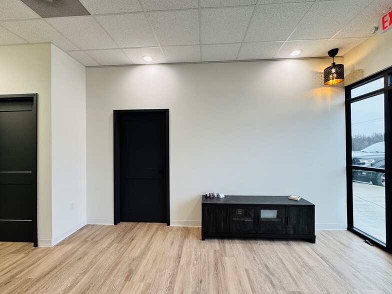 More Photos Of 15105 Crown At Lone Oak Rd, Edmond Office For Lease