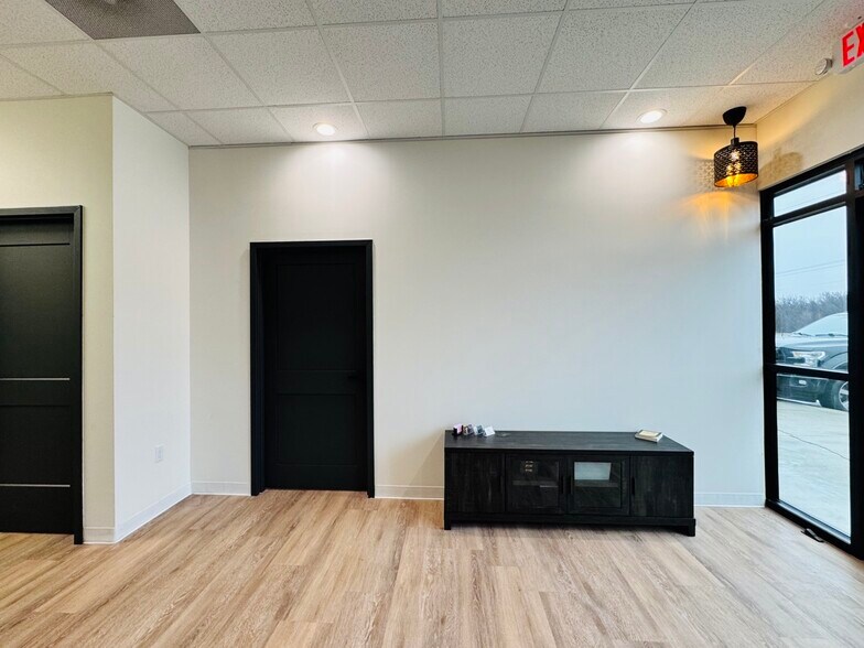 More Photos Of 15105 Crown At Lone Oak Rd, Edmond Office For Lease