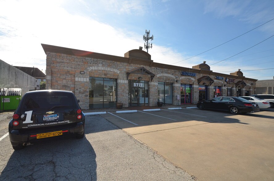 More Photos Of 5717 Richmond Ave, Houston Unknown For Lease