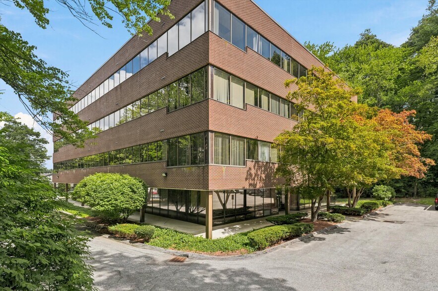 More Photos Of 71 Spit Brook Rd, Nashua Medical For Lease
