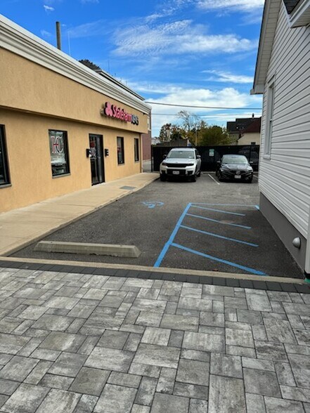 More Photos Of 196 S 1st St, Lindenhurst Loft Creative Space For Lease