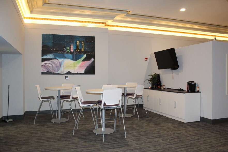 More Photos Of 225 Old Falls St, Niagara Falls Office For Lease